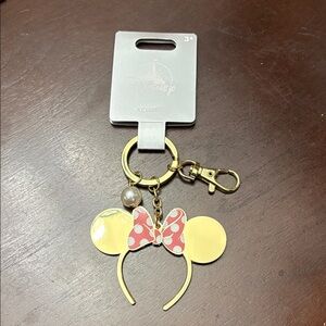 Disney Gold and Pink Minnie Mouse Keychain NWT! From Disney world park💜